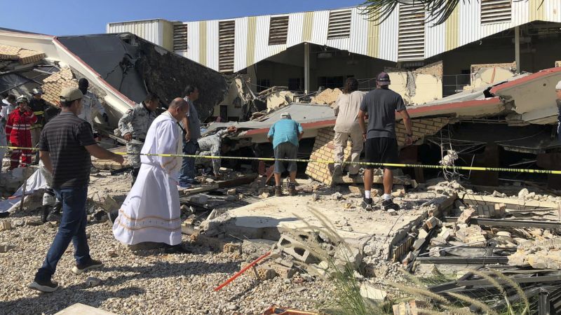 11 killed after Mexico church roof collapses